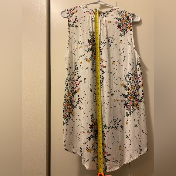 White Floral Sleeveless Top (multicolor) - Picture 13 of 13